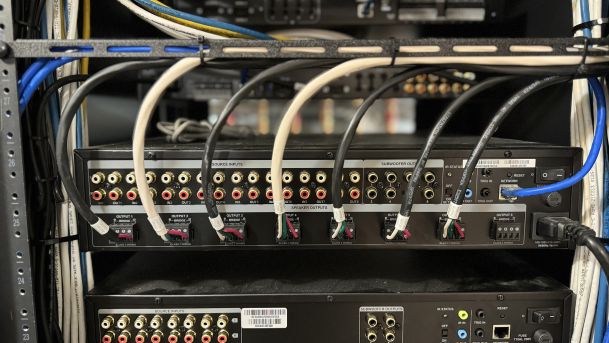 Professional Commercial AV Rack with High-Performance Wiring